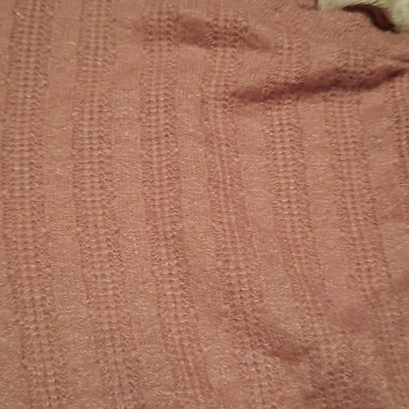 Slightly cropped long sleeved pink ardene top - Picture 3 of 3